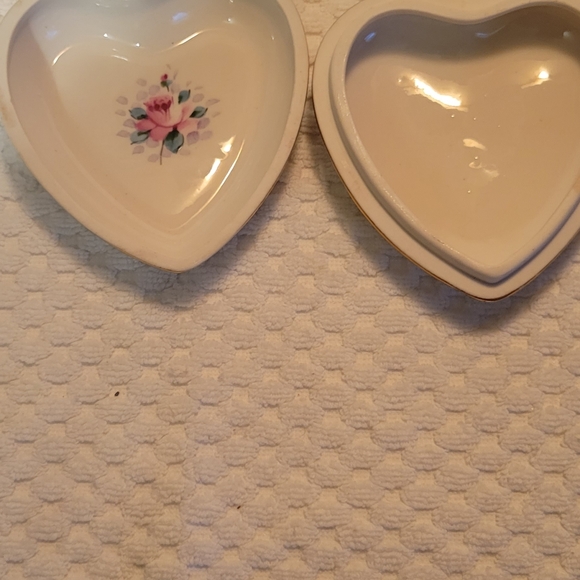 Heart shape trinket box - Picture 2 of 4